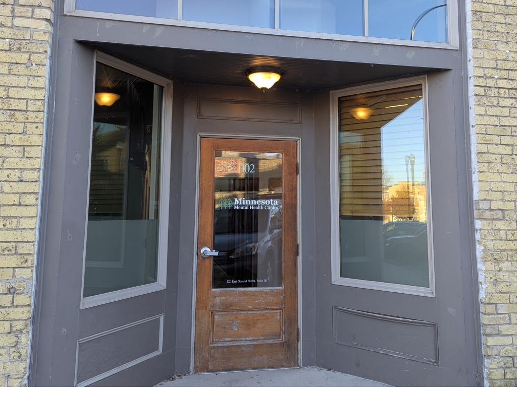 Exterior entryway of Minnesota Mental Health Clinics Chaska location