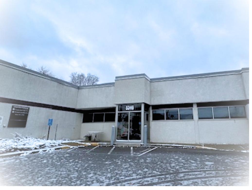 Exterior entryway of Minnesota Mental Health Clinics Minneapolis location