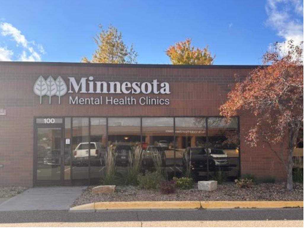 Exterior entryway of Minnesota Mental Health Clinics Plymouth location
